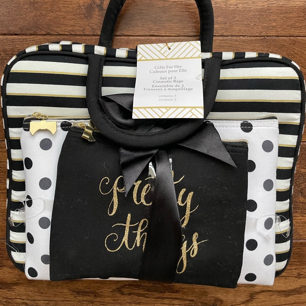 NWT Women”s 3-Piece Cosmetic Bag Set